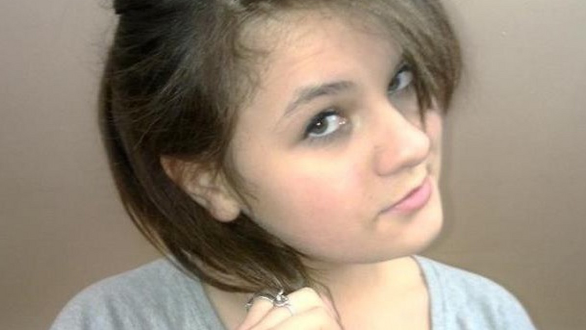 Białostoccy policjanci szukają zaginionej 12-letniej Martyny Sandry Żemierowskiej. Nastolatka w czwartek 30 sierpnia około godziny 11.00 wyszła z domu przy ulicy Piasta i do chwili obecnej nie powróciła do domu, ani nie nawiązała kontaktu z rodziną - informuje podlaska policja.