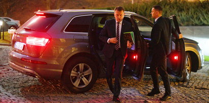Ministrowie przyjechali na wieczorną naradę do prezydenta Dudy. Rozmawiają o inwazji Putina na Ukrainę