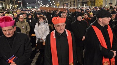 Wielkanoc 2017: drogi krzyżowe i procesje rezurekcyjne w Warszawie