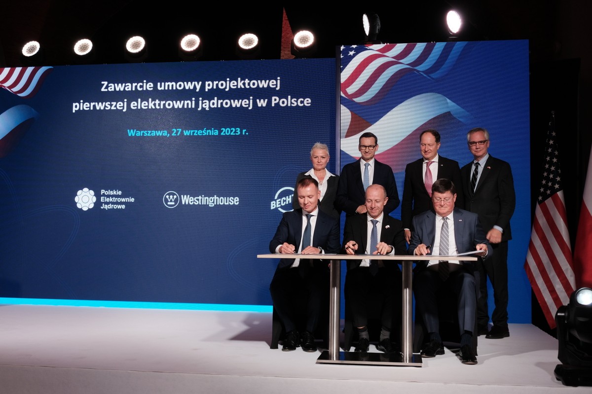 Podpisanie umowy pierwszej elektrowni jądrowej w Polsce