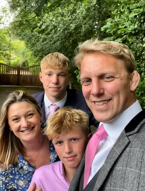 Ochorením trpí aj legendárny hráč rugby Lewis Moody.