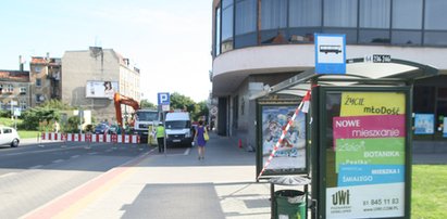 Poznań. Zapadła się jezdnia na Kościelnej