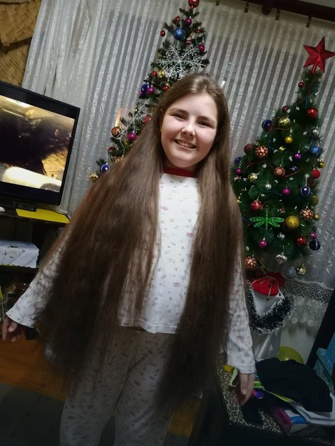 Angelinina kosa je donedavno bila duža za 45 santimetara