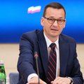 Mateusz Morawiecki oszczędza, gdzie może. Zamrozi pensje urzędników