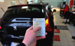 Nowe badanie techniczne samochodu w 2025. Żegnaj się z dowodem rejestracyjnym
