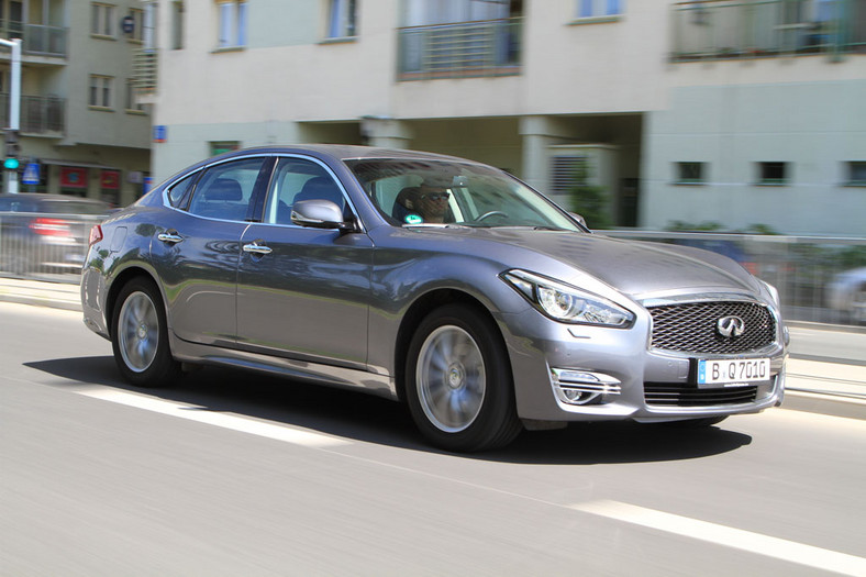 Infiniti Q70 Hybrid - stylowe, szybkie i oszczędne