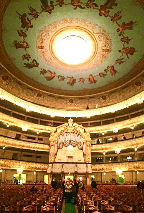 Teatr Maryjski (opery i baletu) pod obecną nazwą w latach 1860–1920 i po 1992; w latach 1935-1992 nosił imię komunistycznego działacza Siergieja Kirowa i znany był jako Leningradzki Państwowy Akademicki Teatr Opery i Baletu im. S.M. Kirowa