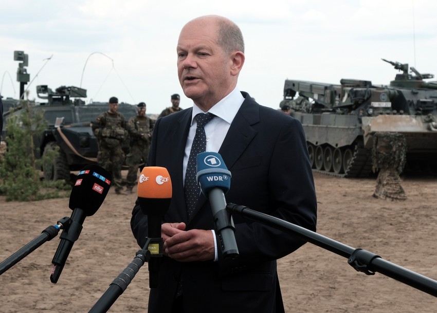 Olaf Šolc u obilasku NATO kampa u Pabradeu, Litvanija