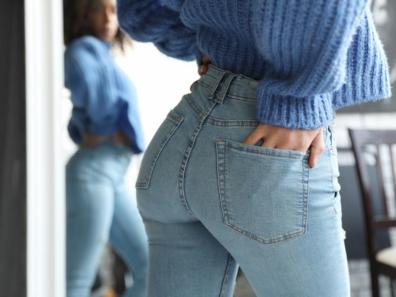 Jak rozciągnąć jeansy?