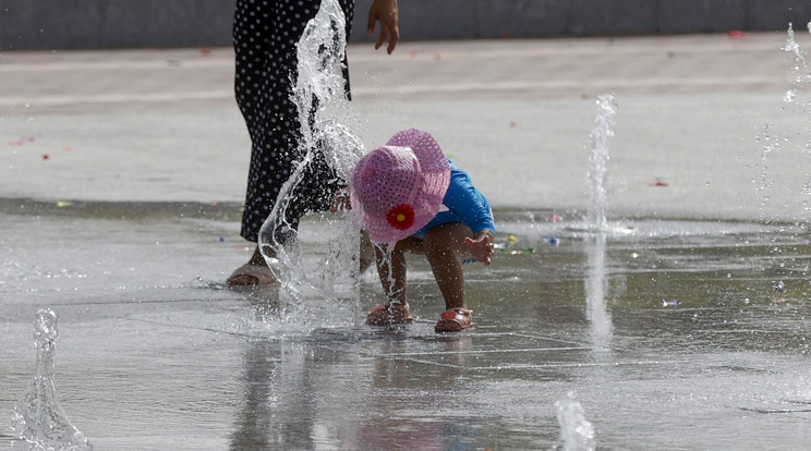 Durva hőség tombol Spanyolországban /Fotó: MTI/EPA/JUAN CARLOS HIDALGO