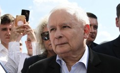 'Emi' pisze do Kaczyńskiego, ten jej odpowiada. 'Próbuje się zrobić aferę z tego, że odpisałem pewnej pani, która następnie okazała się 'hejterką''