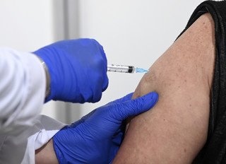 W sobotę ruszyły zapisy dla 54-latków na szczepienia przeciw COVID-19