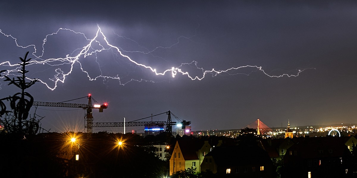 Na zachodzie Polski możliwe burze.