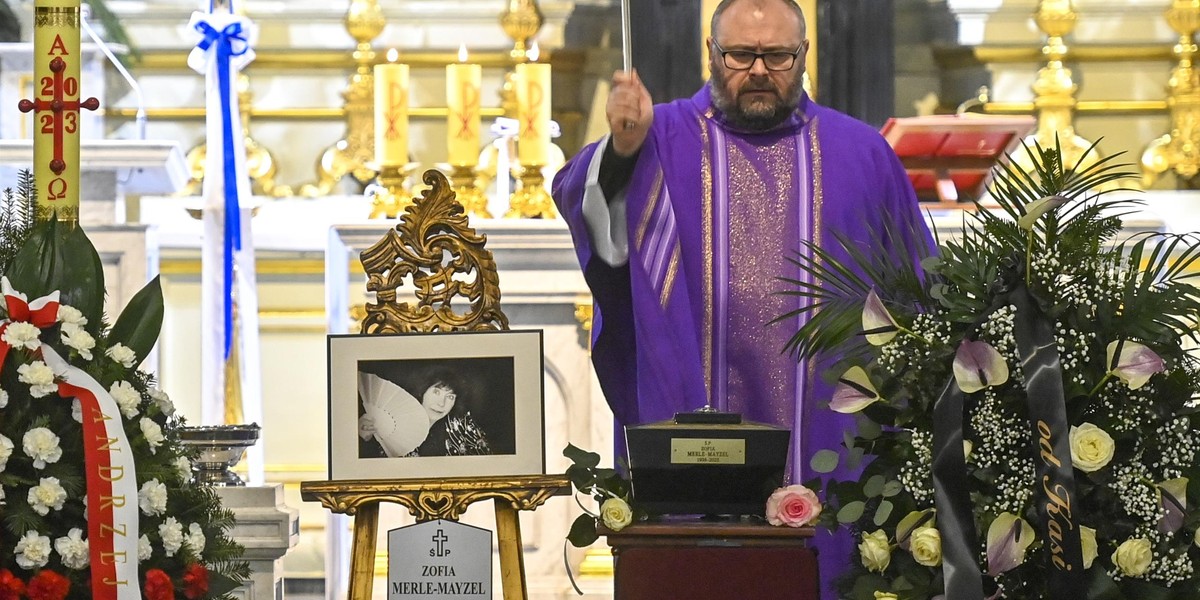 Poruszające kazanie księdza na pogrzebie Zofii Merle. 