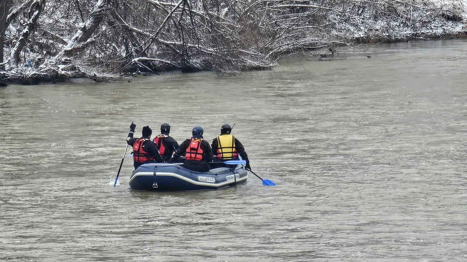 Vatrogasci tragaju za ženom koja je skočila u Moravu
