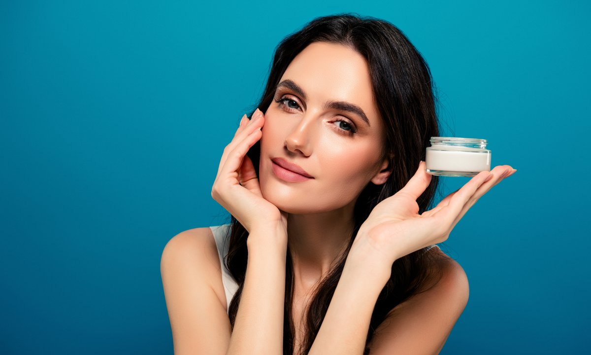 TOP 3 kremy do 30 zł z potężną dawką kolagenu. Unoszą wiotką skórę jak rusztowanie