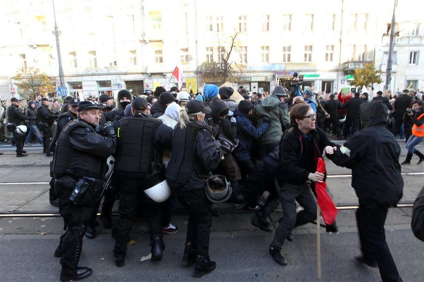 policja, zadyma, demonstracja, dzień niepodległości