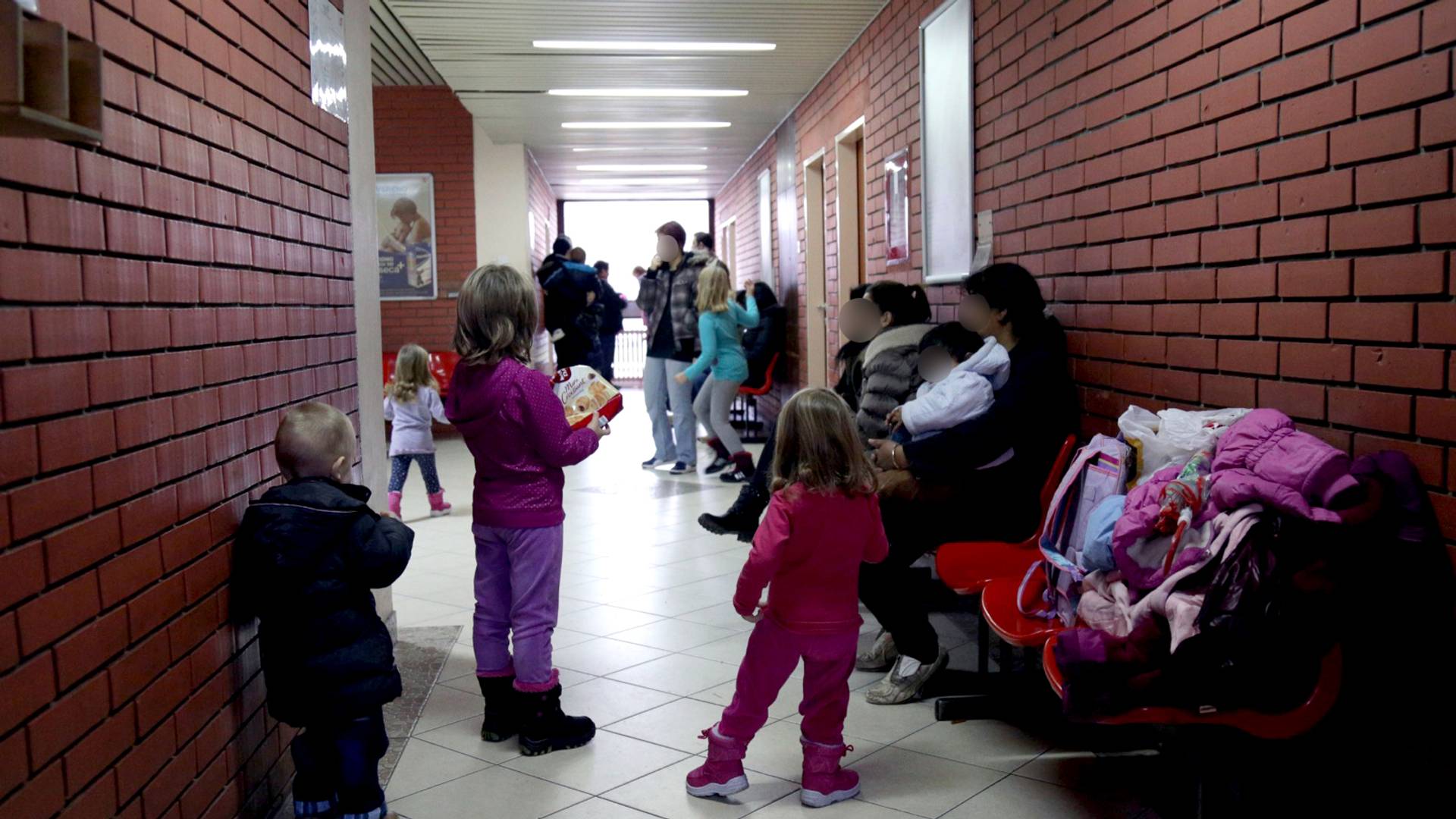 Ne možete da ostanete sa bebom u bolnici, korona je - Anina priča o tome kako se izborila da je ne odvoje od devetomesečnog sina