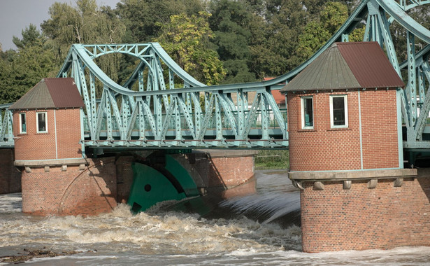 Dynamiczna sytuacja powodziowa. Rośnie poziom wody na Odrze we Wrocławiu