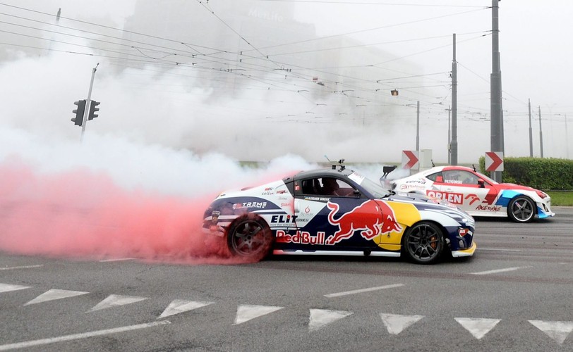 Jakub Przygoński (toyota GT86) i Aleksander Grińczuk z Ukrainy (nissan 370Z)