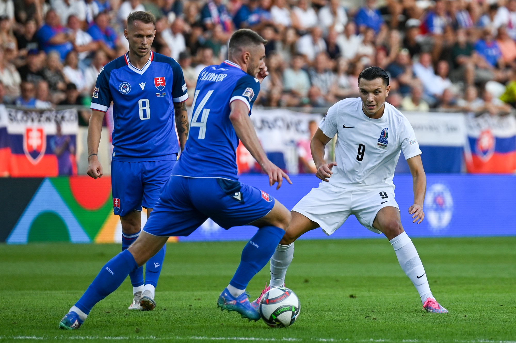 Zľava Ondrej Duda, Milan Škriniar (obaja Slovensko) a Renat Badasov (Azerbajdžan).