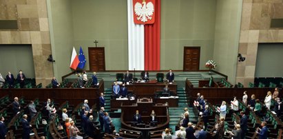 Sejm nie chce dać pieniędzy medykom walczącym z koronawirusem