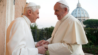 Niemieckie media o Benedykcie XVI: wbił Franciszkowi nóż w plecy