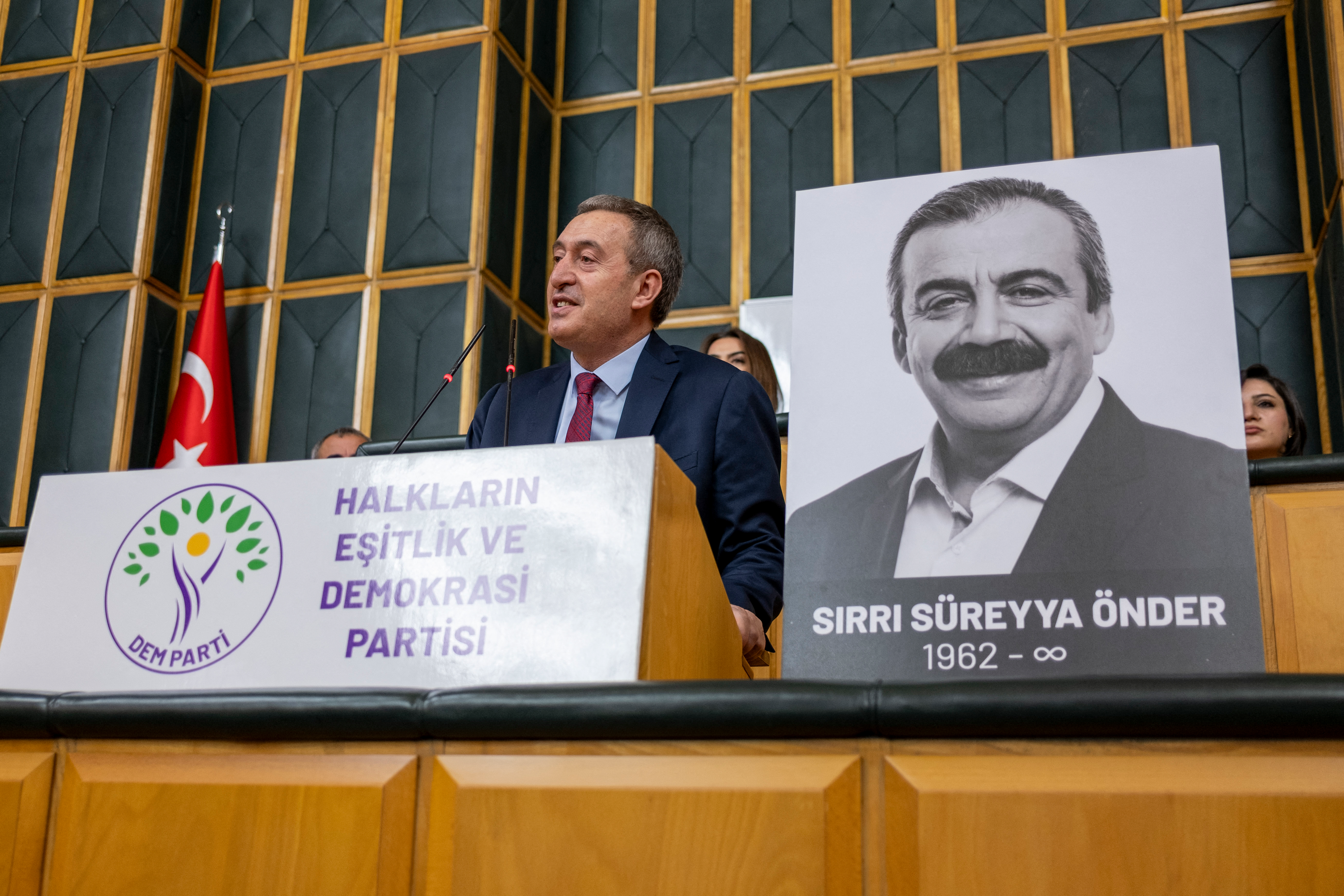 PKK anuncia disolución tras 40 años de conflicto armado
