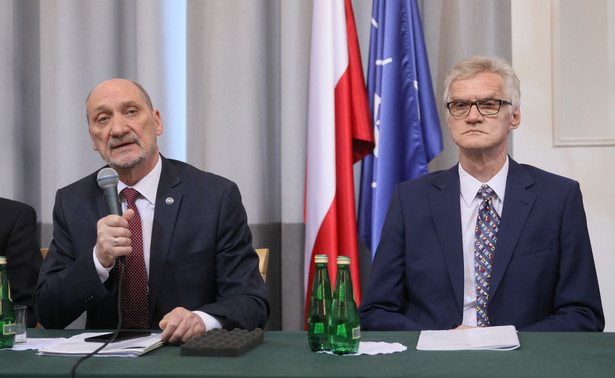 Macierewicz o raporcie technicznym podkomisji smoleńskiej: Nie zawiera w ogóle interpretacji politycznych, sugestii i aluzji