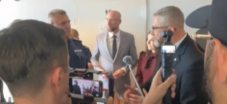 Grzegorz Braun wdarł się do szpitala.  Chciał dokonać "zatrzymania obywatelskiego" lekarki