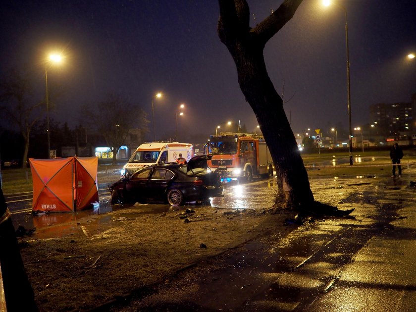 BMW z Teksasu rozbite w Łodzi. Są ofiary