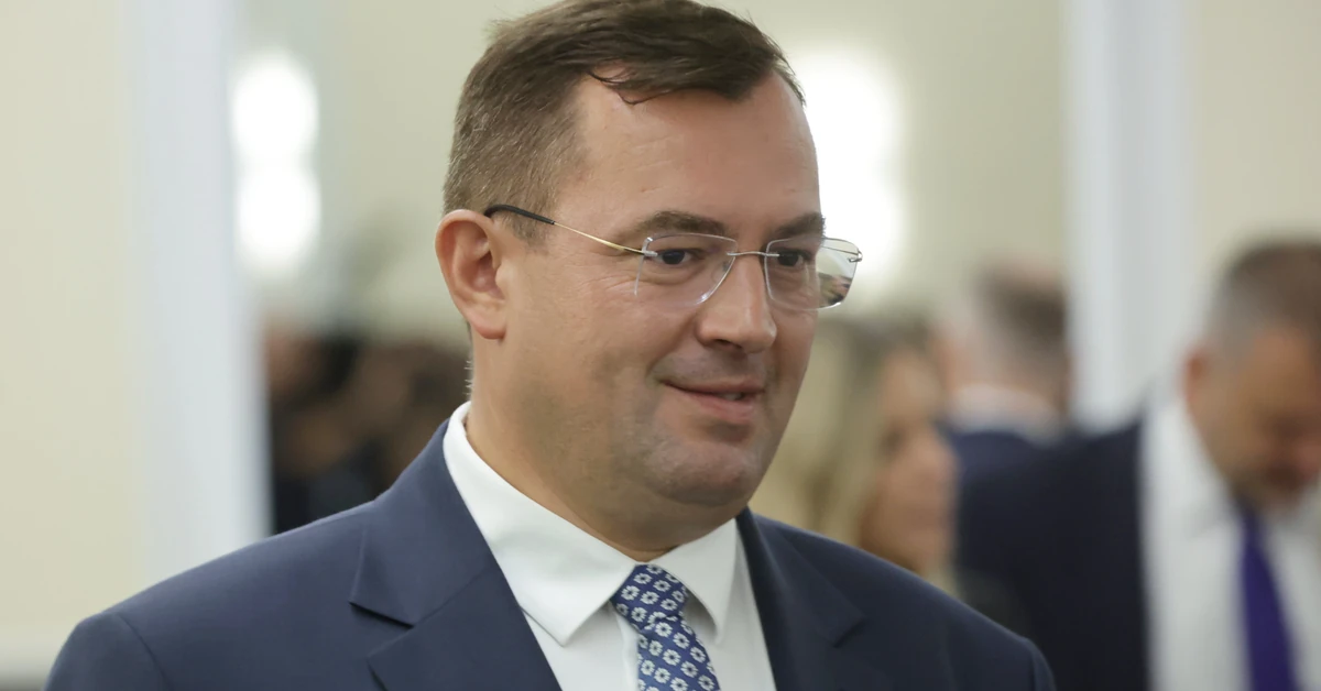 "Chodzenie po dachach, krzyki". Polityk nie wytrzymał, wyprowadza się z hotelu poselskiego