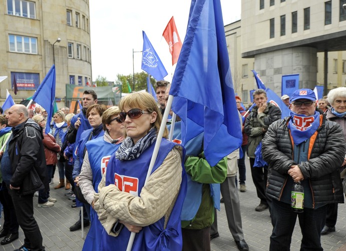 Pochód pierwszomajowy pod hasłem 