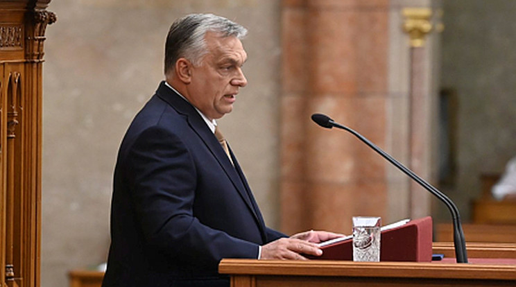 Orbán Viktor pár óra csúszással tartotta de megtartotta beszédét a parlamentben /Fotó: MTI/Máthé Zoltán