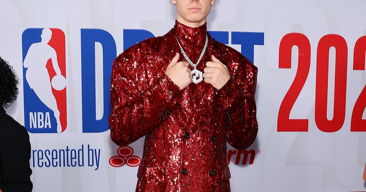 Gradey Dick kicks off NBA Draft with Dorothy-inspired suit