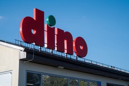 kierowniczka sklepu dino zwolniona po wizycie zandberga. "mam nabrudzone w papierach"