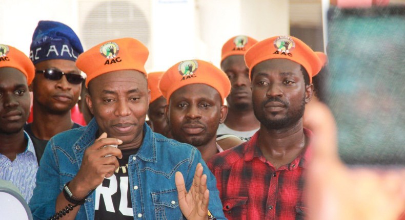 Omoyele Sowore says Nigerians must fight incompetence in the leadership of the country [Twitter@YeleSowore]