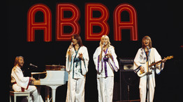 Elképesztő összeg: 326 milliárdot fizetnének az ABBA új show-jáért