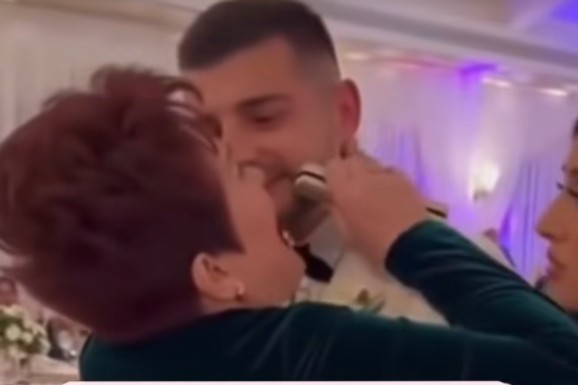 Majka na sinovljevom venčanju zgrabila mikrofon pa šokirala 