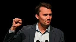 znany działacz ruchu maga postrzelony podczas wystąpienia. trump wzywa
