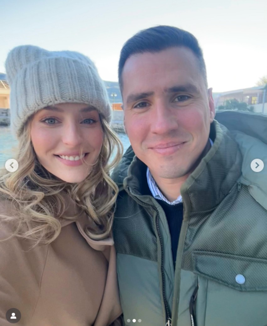 Gagi Jovanović sa unukom, ćerkom i ženom