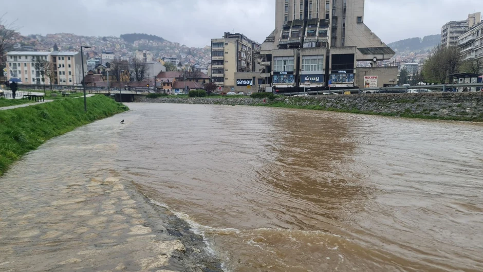 Đetinja se izlila na šetalište