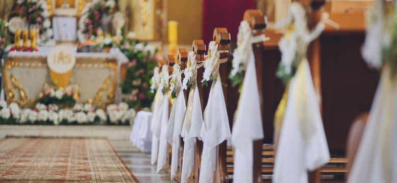 Kuria zakazuje tej piosenki Eda Sheerana na ślubach. Zespół z zakazem grania w kościołach