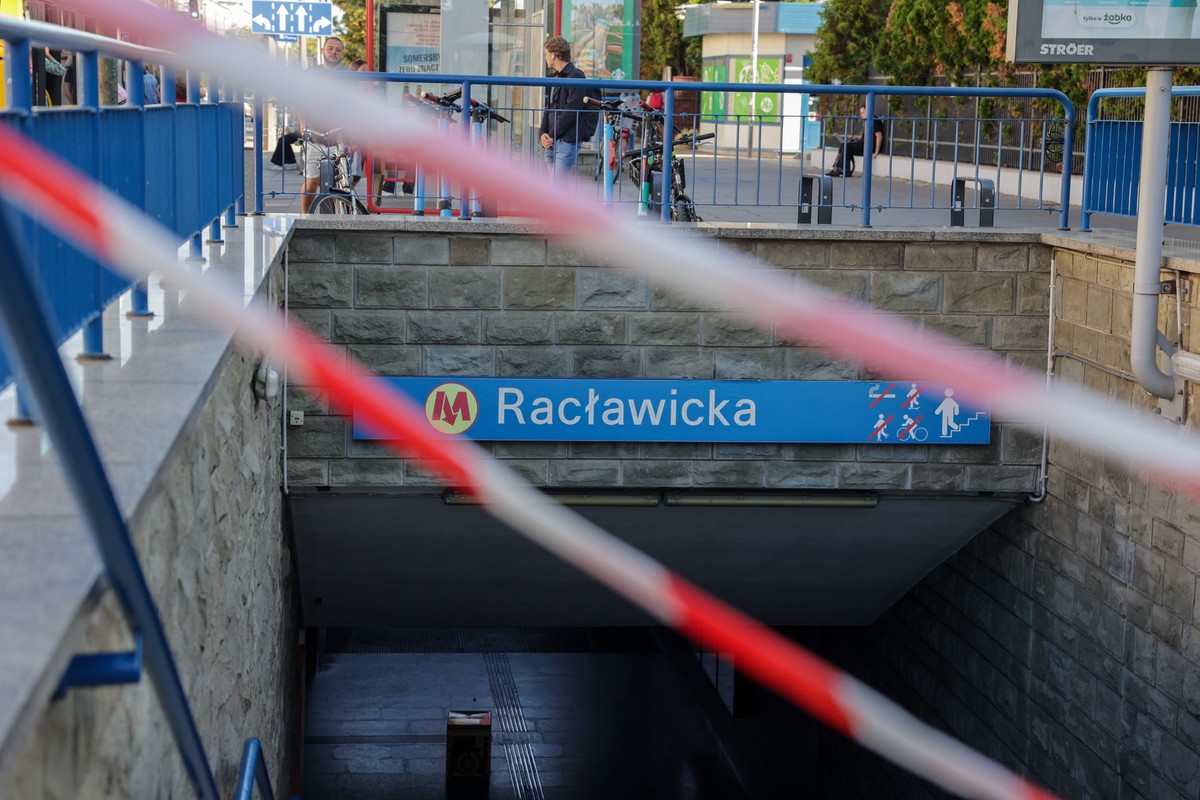 Stacja metra Racławicka