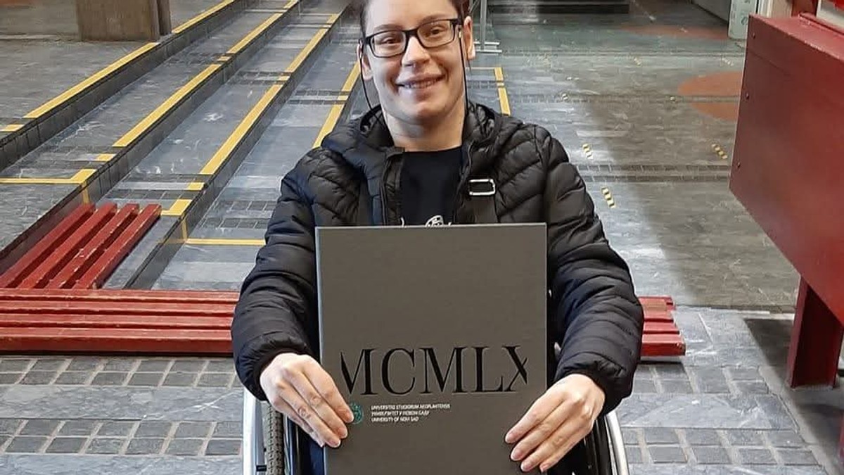 Hrabra devojka sa cerebralnom paralizom završava master, nakon čega neće imati gde!