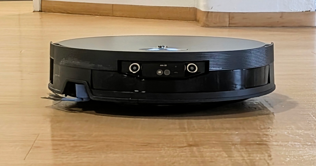 Saugroboter Ecovacs X12 Omni Cyclone im Test: Flecken lösen mit Wassersprüher
