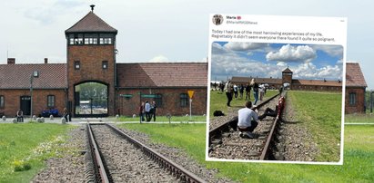 Pojechali do obozu Auschwitz i robili sobie foteczki. Jak im nie wstyd?