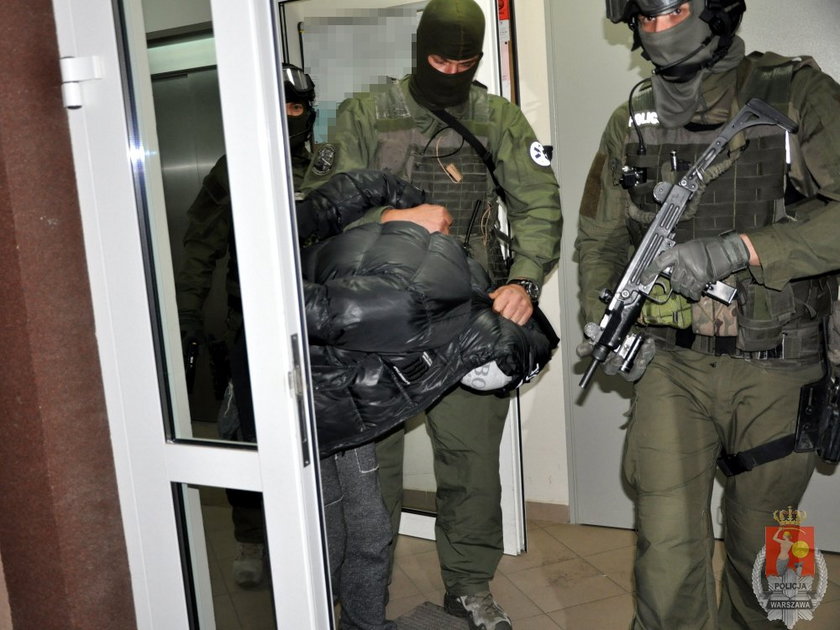Funkcjonariusze zatrzymali 34-letniego Michała S.. Bandyta znów trafił do więzienia