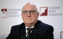 "Wybory 10 maja niemożliwe, stan nadzwyczajny..." Jest reakcja PiS i PO na słowa szefa PKW