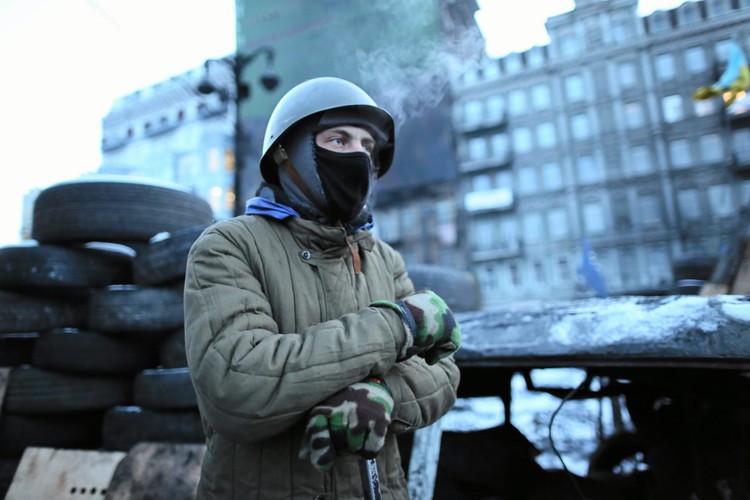 Obrońcy barykady przy ulicy Hruszczewskiego